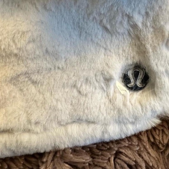 NWT Lululemon 1L Fleece belt bag white bone fleece belt bag athletic bag - Picture 4 of 8